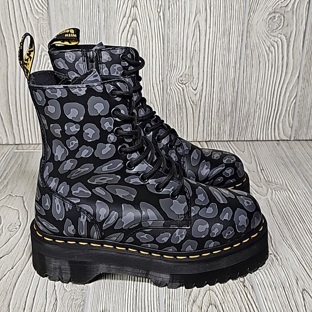 Dr. Martens Jadon Distorted Leopard Print Platform Combat Boots Women Size 7 NEW - Picture 2 of 11